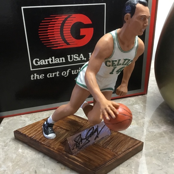 Bob Cousy 14 “Smooth Operator “ #293 of 5,000 made worldwide. BOSTON CELTICS FAN - Picture 10 of 16